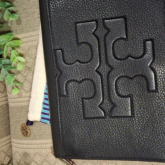 Tory Burch Bombe T Crossbody Bag In Pebble Leather - Picture 2 of 16